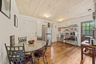 Suite Elliana w/Hot Tub & Outdoor Fireplace! - 6