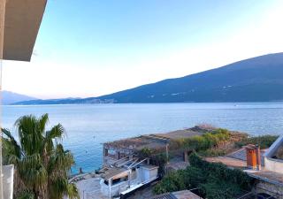 Beachfront Haven - 6