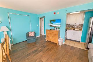 New King Suite Monterey Bay Modern DecorPools - Myrtle Beach - 4
