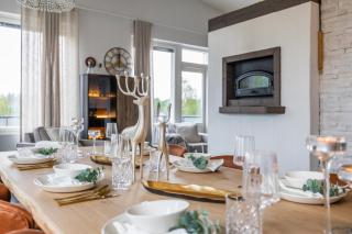 Riverside Luxury Retreat By BookLapland - 7