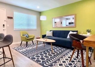 King Bed-Parking-Top Floor-Desk-Downtown - Walnut Creek - 7