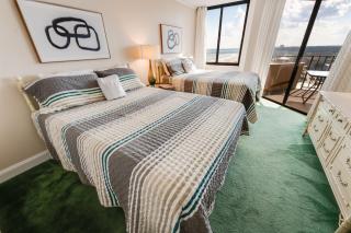 Resort-view condo w beach access & balcony - 7