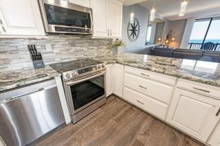 3BR Holiday Towers, Newly Remodeled, Balcony, Pool - Myrtle Beach - 8