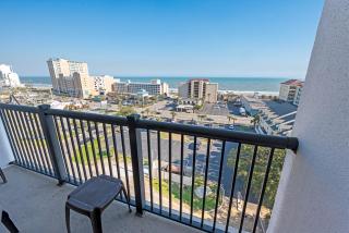 3BR Holiday Towers, Newly Remodeled, Balcony, Pool - Myrtle Beach - 7