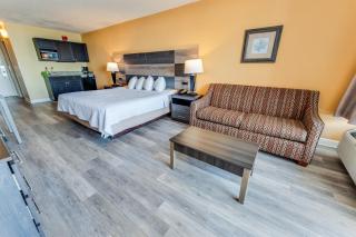New Landmark Resort Direct Oceanfront - Low Floor! - 3