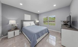 2B1B Home Minutes from SPI & Space X - Brownsville - 6