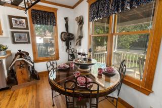 Texas Charm Texana - 15 min Walk to Main - 4