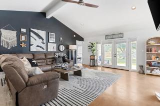 Lakefront Paradise with Firepit - 7
