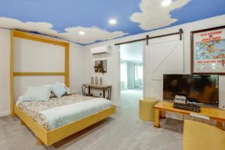 Jet, Set and Chill Fly-In Hangar Apt in New Waverly - 3
