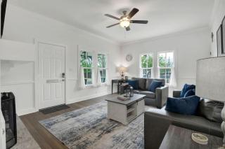 Awesome Haus with Gameroom, 4Blks to Center of Town! - 7