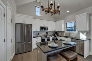 Hill Country Wine Hideaway - 4