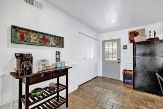 Bayer Guest Haus-Hot Tub and Fire Pit - Fredericksburg - 5