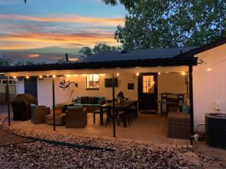 Bayer Guest Haus-Hot Tub and Fire Pit - Fredericksburg - 4