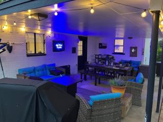 Bayer Guest Haus-Hot Tub and Fire Pit - Fredericksburg - 3