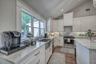 Modern Luxurious Home with game room - 1