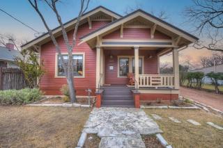 Charming Craftsman Home!-2 BLKS from Main St! - 0
