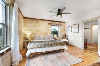 Luxury Home with Fire Pit & Hill Country Views - 7