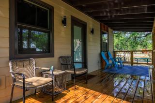 Winecup Waterfront Cottage - 8