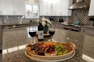 Luxury Mid Century Charmer Near Historic Main St - 2