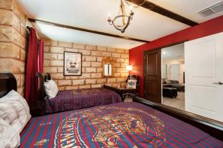Charming 9BR Villa w Theme & Game Rooms by Disney - 1