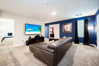 Charming 9BR Villa w Theme & Game Rooms by Disney - 4