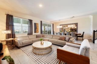 Charming 9BR Villa w Theme & Game Rooms by Disney - 7