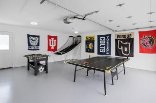 Stylish Oasis with Heated Saltwater Pool, Games, Fire Pits, Sleeps 12 - Indianápolis - 6