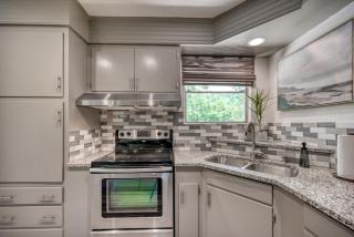 Luxury Lakefront Oasis with Boat Dock-Firepit - McQueeney - 1