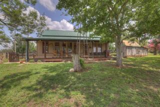 Rocking Ox Gasthaus and Barn Cabin - 7