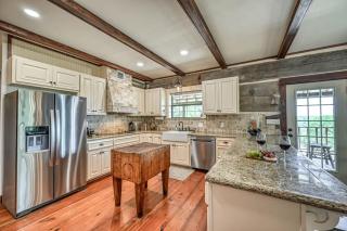 Luxury 23-AC Ranch Hot Tub and Hill Country Views! - 4