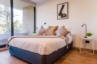Chic 1-Bedroom Retreat in Providencia - 7
