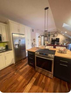 Cozy full apartment above home - 8