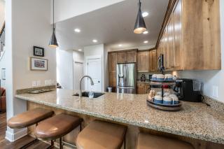 Miners Chalet on Main-Walk to Lift, Restaurants and More! - 1