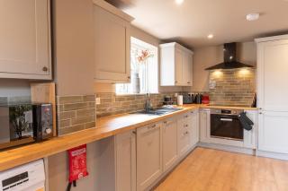 Ffordd Y Wylan House by Guestz - 4