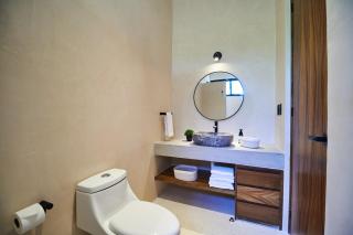 Moderna Casa de 3 Dormitorios con Piscina Privada - 9