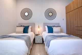 Penthouse with Panoramic Ocean & Arch View! - 9