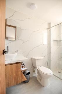 2 BR 15th Floor City View Pool & Gym - 1