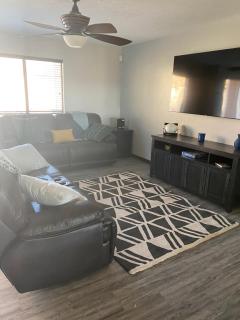 GREAT LOCATION! Beautiful city views! - Farmington - 5
