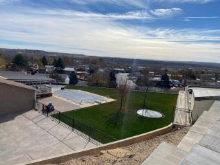 GREAT LOCATION! Beautiful city views! - 2