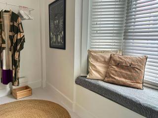 Stylish Flat by Brockley Station & Goldsmiths - 6