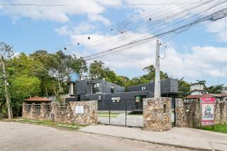 Condomínio de containers próximo à trilha do Morro do Lampião - 5