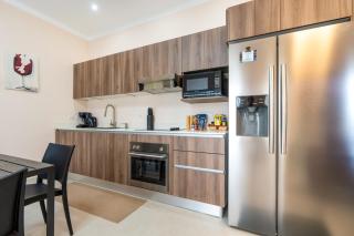 Modern Home with Lush Mountain Views and Spectacular Shaded Terrace in Private Gated Community - 3