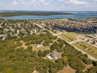 Elegant 6BR Mansion on 22 Acres w Pool & Creek - 6