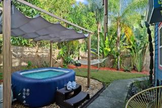 The Boho Jungalow - Private, HotTub, Downtown - 8