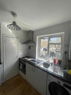 Spacious and comfortable Central London Room, near Victoria - 1