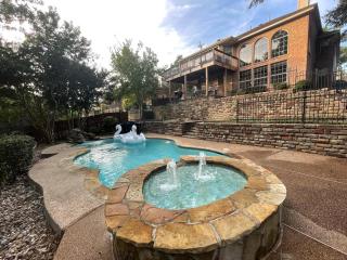 5BR Oasis w Pool Steps from Lake Ray Hubbard - 9