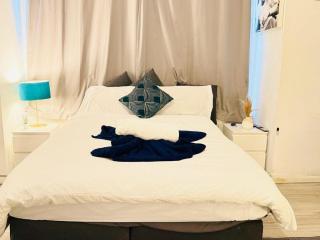 2 Bedroom Flat on Edgware Road - 4