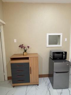 360 Rokview Suites Cozy 1BR Private Suite - 0