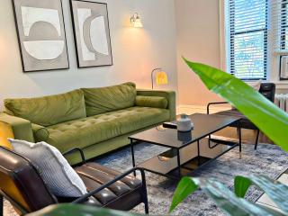 Relaxing Lakeview Escape 2BR Apartment - Roscoe 35-2N - 5