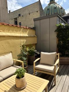 Good location - Private rooftop - 9